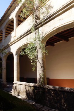 Cadiz (İspanya). Cadiz şehrindeki Castillo de San Sebastin 'in duvar ve kontrol noktası.