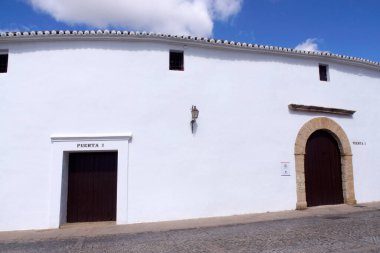 Cuacos de Yuste (Caceres) İspanya. Yuste Manastırı 'ndaki I. Charles Sarayı' na kişisel giriş rampası.