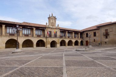 Santo Domingo de la Calzada . İspanya. İspanya Meydanı, Santo Domingo de la Calzada