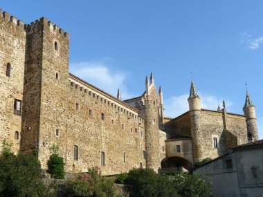 Guadalupe (Caceres) İspanya Guadalupe Leydimizin Kraliyet Manastırı 'nın misafir evinin kulesi..