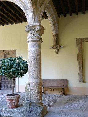 Cuacos de Yuste (Caceres) İspanya. Yuste Manastırı Rönesans Manastırı 'nın Sütunları