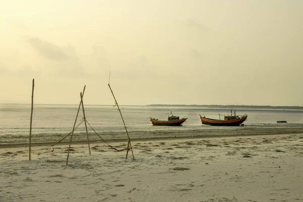 Bakkhali deniz kıyılarının manzarası. En tanınmış turistik yerlerden biri, Bengal 'deki deniz plajı ve doğal güzelliğiyle bakkhali' dir.