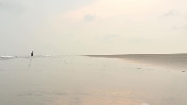 Lugn Miljö Vid Bakkhalis Strand — Stockvideo