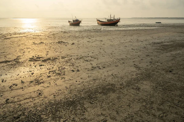 Batı Bengal 'de Bakkhali' nin güzel deniz manzarası.