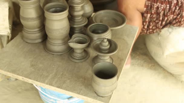 陶芸の工房で作る鍋は — ストック動画