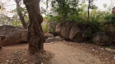 Dubrajpur, Batı Bengal, 25 Şubat 2024: Mama Vagne Pahar 'a yürüyorum.