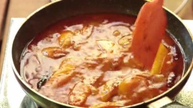 Sağlıklı ve lezzetli patates körisi.