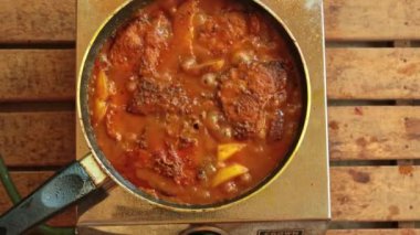 Sağlıklı ve lezzetli patates körisi.