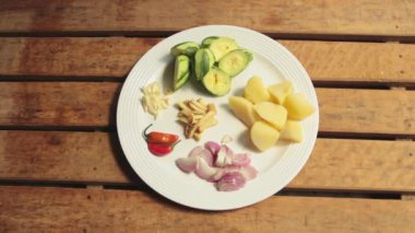  patates, biber, zencefil, sarımsak, sivri uçlu toprak, soğan