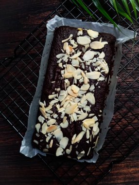 Kömürde kızartılmış kızarmış tost resmi