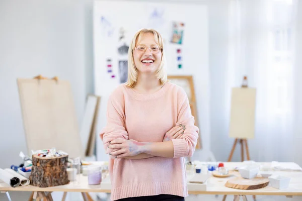 Young Female Artist Working Her Studio She Posing Camera — Stock Photo, Image
