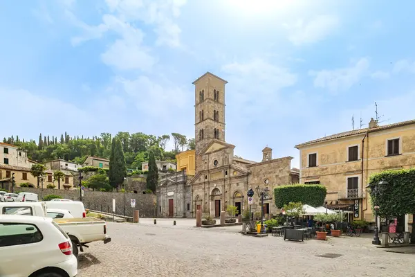 Bolsena, İtalya. Santa Cristina Bazilikası 'nın Corso della' dan görünüşü. Bolsena 'lı Santa Cristina' nın yeraltı mezarları. 2024-06-21.