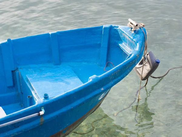 Pequeno Barco Pesca Azul Ancorado Porto — Fotografia de Stock