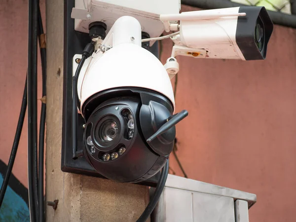Kamera Monitoringu 360 Stopni Wokół Kamery Lub Monitoringu Zamontowana Ścianie — Zdjęcie stockowe