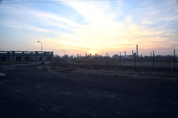Abandoned Warehouse Field Industrial Complex Distance Sunset — Stock Photo, Image