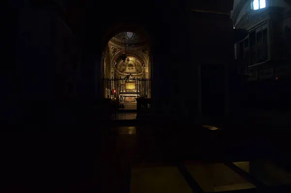 Каплиця Святих Хрестів Старому Куполі Брешії — стокове фото