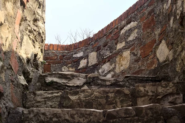 Kale Kulesinin Dışındaki Merdiven — Stok fotoğraf