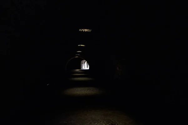 Mörk Och Täckt Passage Gränsmuren Ett Slott — Stockfoto