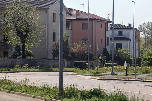 Carrefour Dans Village Par Une Journée Ensoleillée Dans Campagne Italienne — Photo