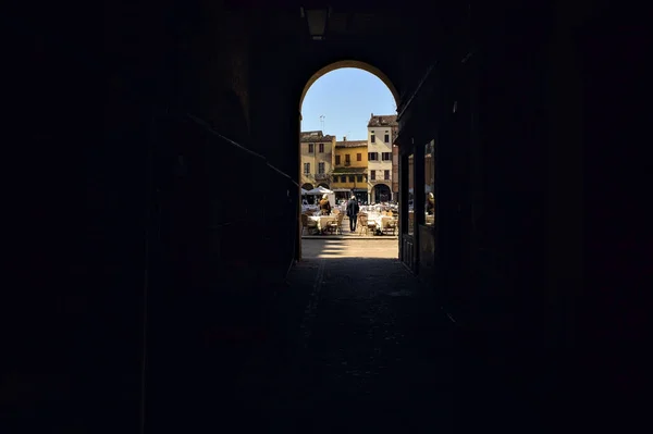 Covered Alley Palace Ends Square Italian Town Sunny Day — Stock Photo, Image