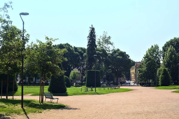 Wege Park Einer Italienischen Stadt Einem Sonnigen Tag — Stockfoto