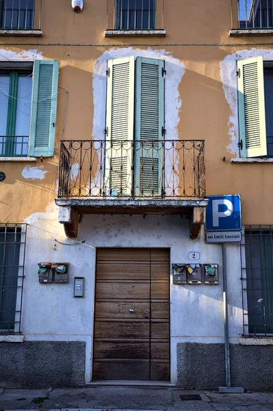 Door Window Balcony Facade Building Italian Town — Stock Photo, Image