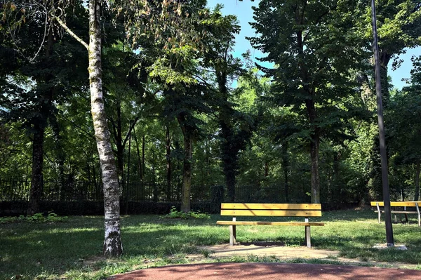Panchina Sul Bordo Parco Giochi Parco — Foto Stock