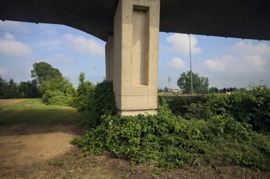 İtalya kırsalında otoyol