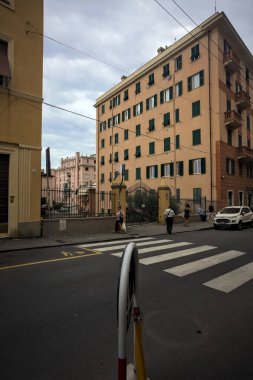 Bulutlu bir günde yokuş aşağı