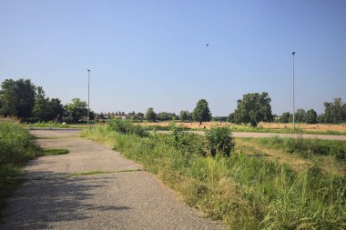 İtalya kırsalında patika ve yol