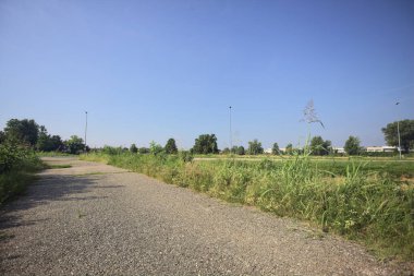 İtalya kırsalında patika ve yol