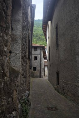 Kasabadaki çıkmaz sokak.