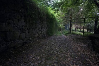 Parkın giriş kapısı.