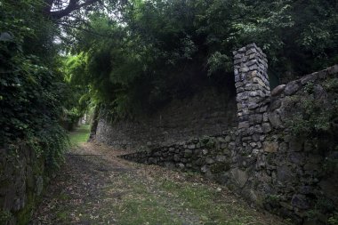 Parkın giriş kapısı.