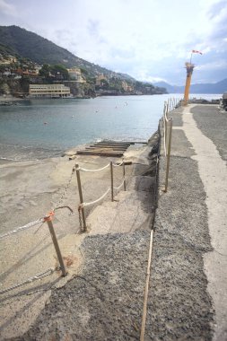 İskelede bir patika