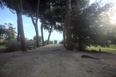 Banklarla panoramik balkon