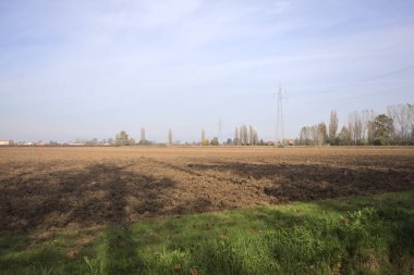 sonbahar sürülmüş alana