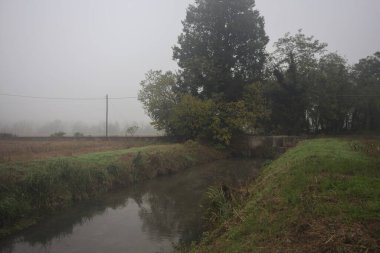 Su ve koruluklu siper