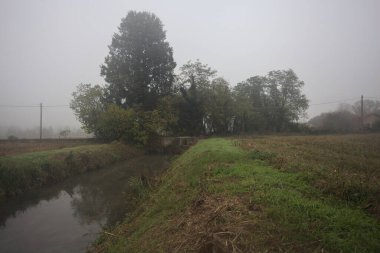 Su ve koruluklu siper