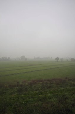 Sisin içinde hendekleri olan alanlar