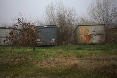 Parktaki konteynırlar