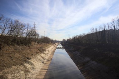 Güneşli bir günde eğlence kanalı