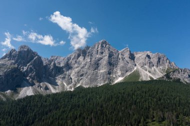 Rocca dei baranci dağ kompleksinin hava manzarası alto adige İtalya