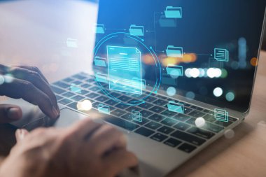 Sanal dosya ve dizin diyagramı tutan iş adamı, Global Internet bağlantısı ile dijital dosya belgesini yönetir. Business global internet bağlantısı uygulama teknolojisi ve erişim bilgileri, veritabanı, depolama, dijital bağlantı teknolojisi, büyük veri