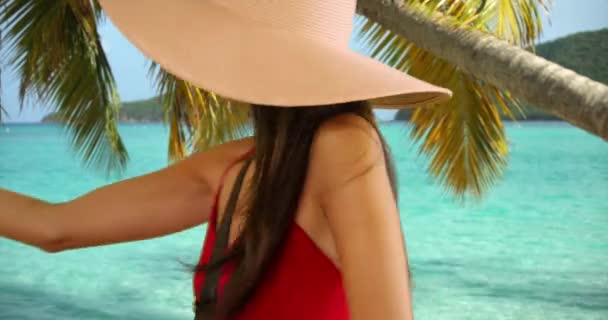 Joven Chica Blanca Posa Para Una Selfie Playa Del Caribe — Vídeo de stock