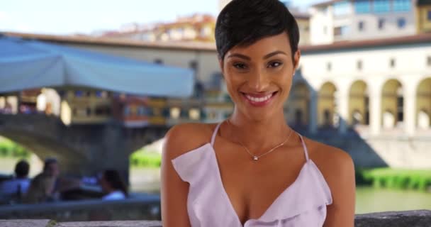 Mulher Afro Americana Muito Sedutora Florença Itália Sorrindo Rindo Câmera — Vídeo de Stock