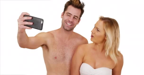 Unga Sociala Medier Besatta Par Tar Selfies Att Lägga Upp — Stockvideo