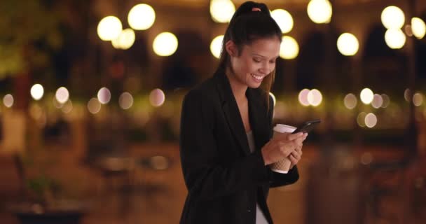 Caucasian Business Woman Black Blazer Text Messaging Smiling Night Young — Stock Video
