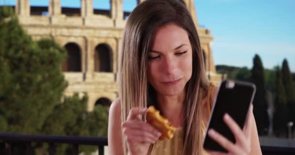 Close Girl Taking Selfie Phone While Eating Pizza Coliseum Rome — Stock Video
