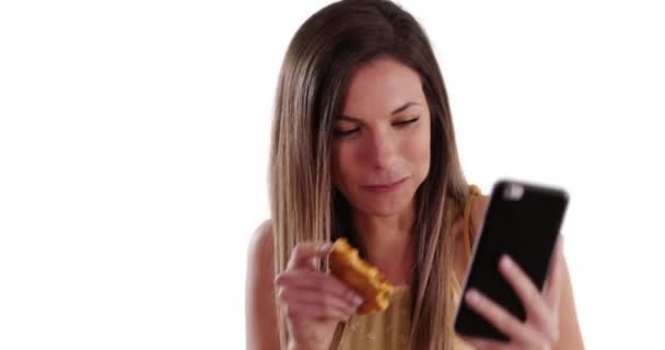 Nahaufnahme Von Mädchen Die Ein Selfie Mit Dem Handy Machen — Stockvideo